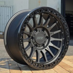 17X8.5 RRW RR7V GLOSS BLACK FLOW FORMED